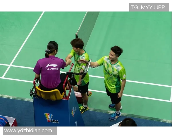 西安羽毛球队与杭州羽毛球队赛后复盘团队协作的成功与不足分析 西安羽毛球队与杭州羽毛球队赛后复盘团队协作的成功与不足分析